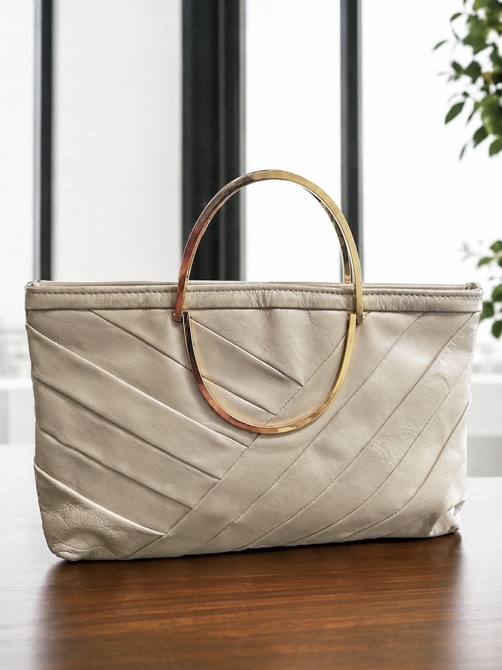 VTG Stylecraft Miami Buttery Cream Leather Handbag Gold Oval Ring Handles Purse